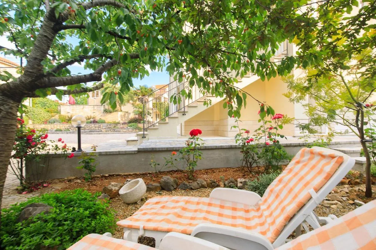 Apartman Ivona U Prizemlju Malinska