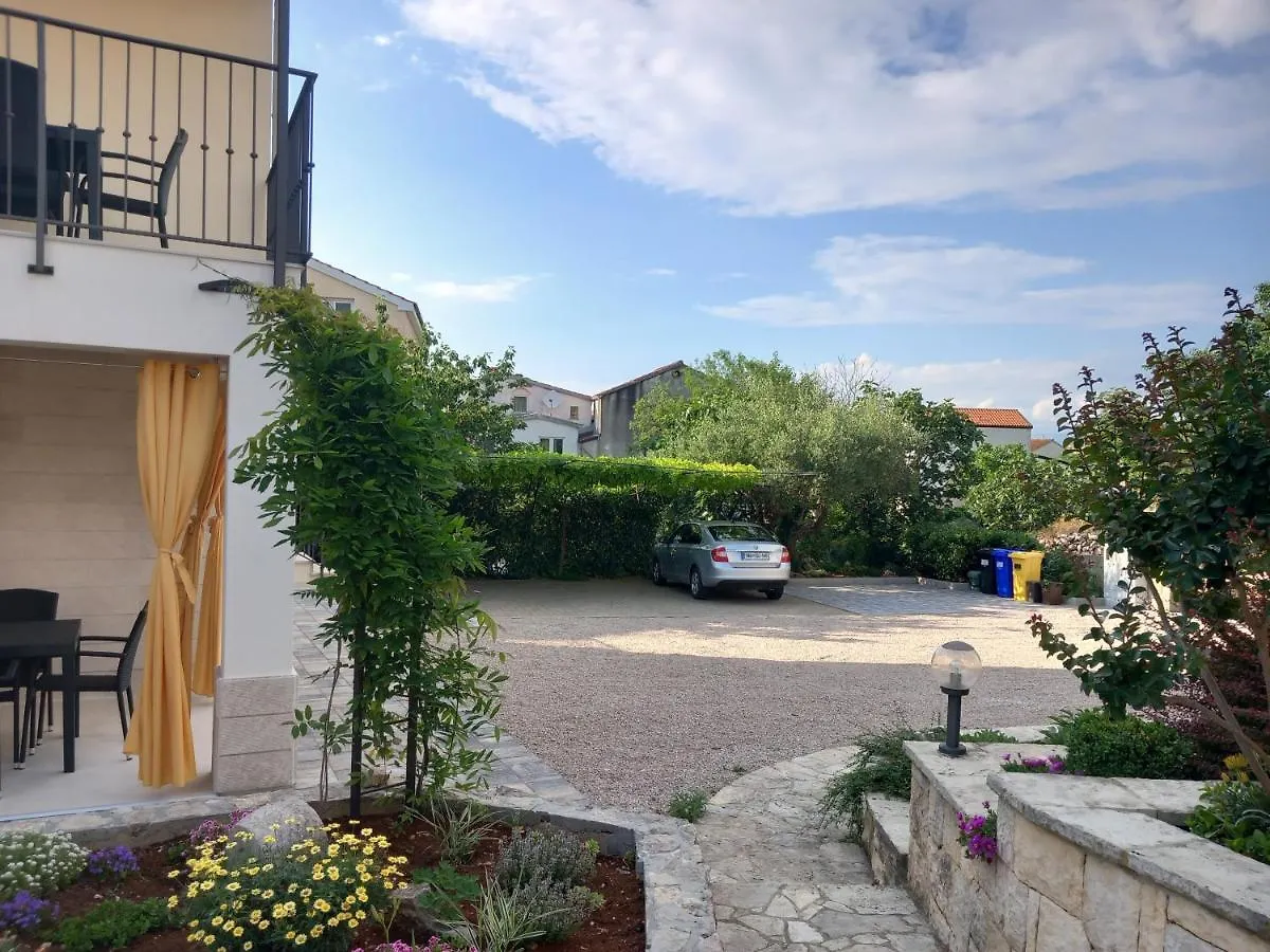 Apartman Ivona U Prizemlju Malinska Apartment