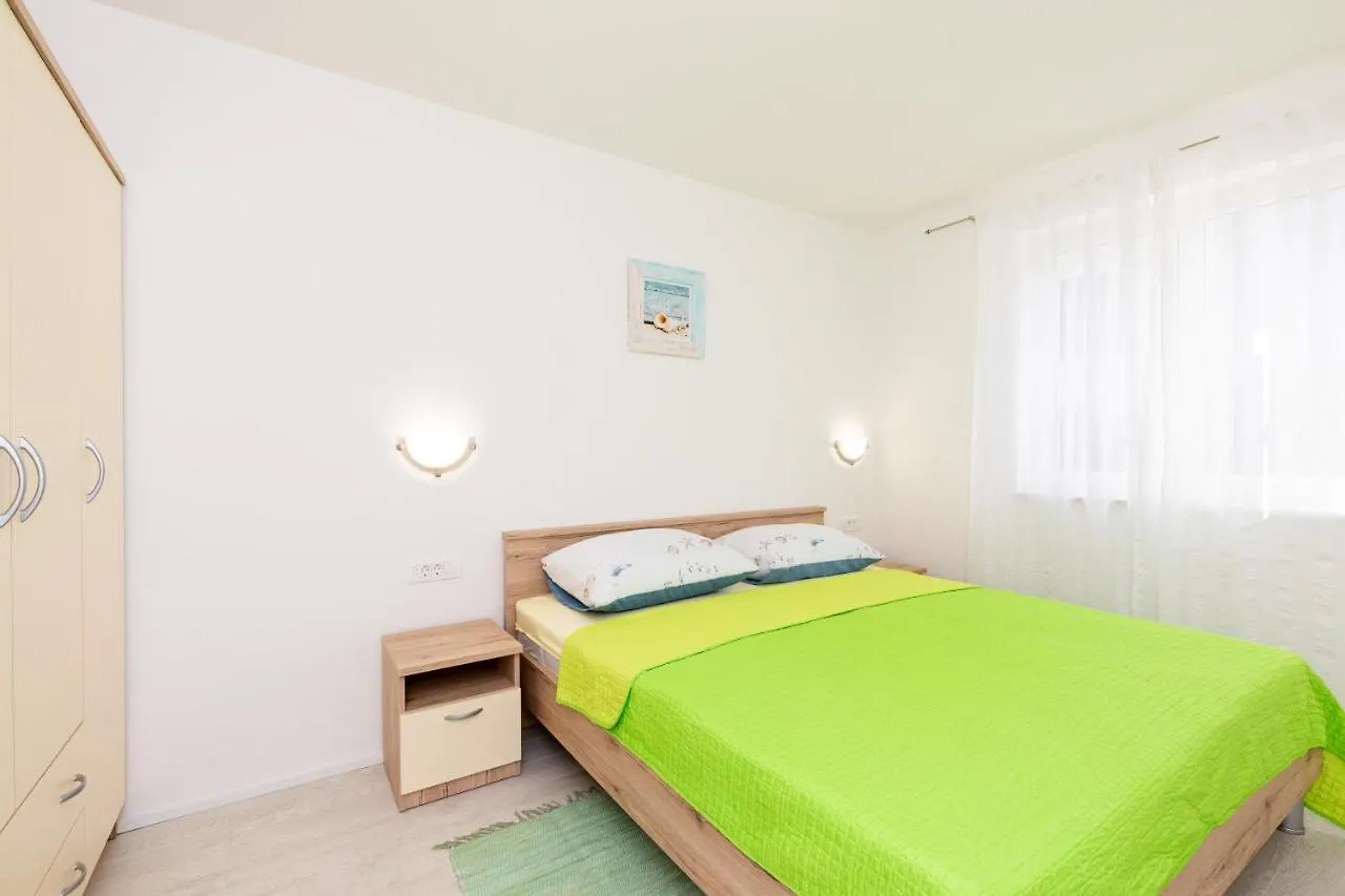 Apartman Ivona U Prizemlju Malinska